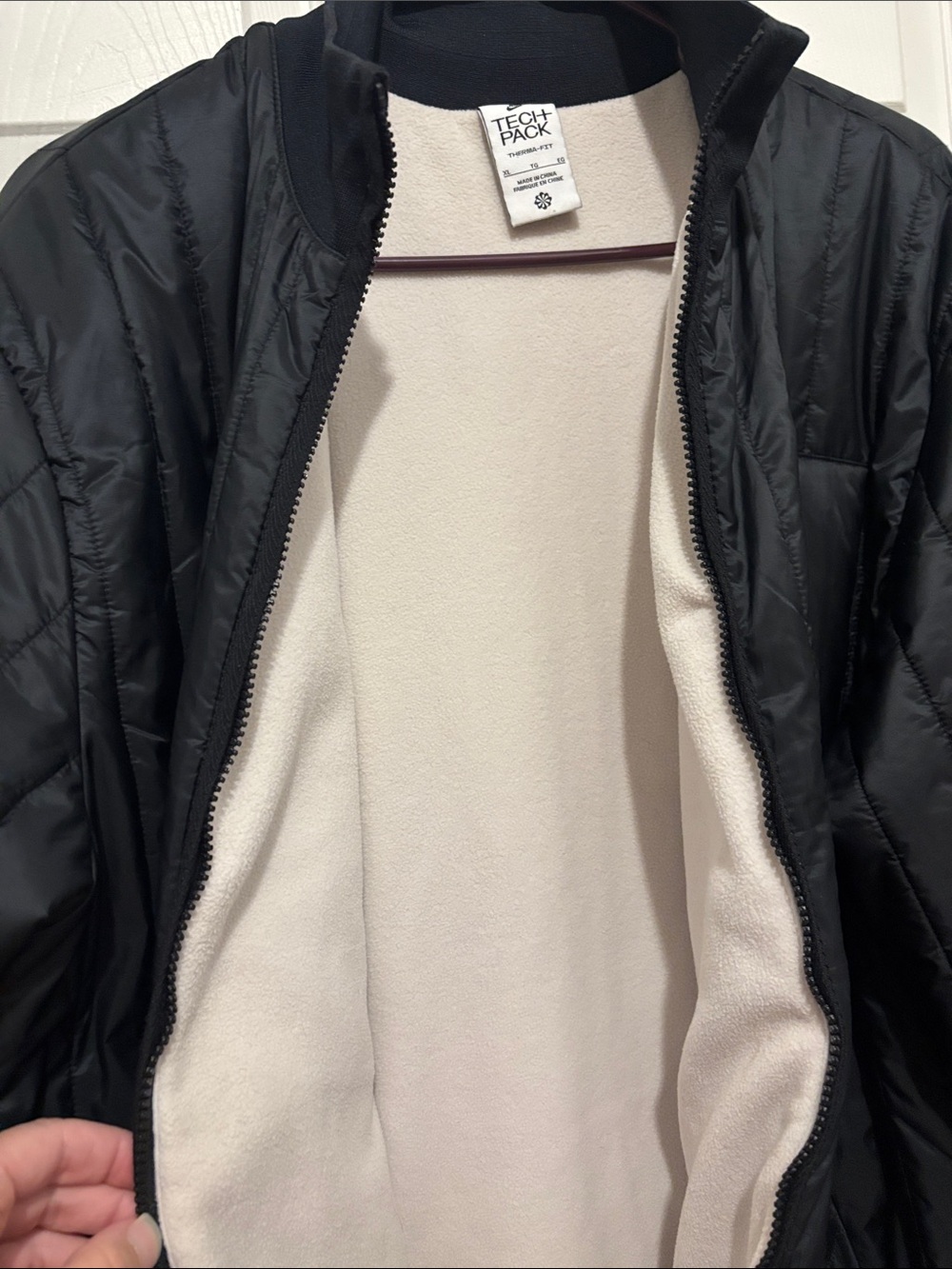Nike THERMA-FIT TECH PACK JACKET BLACK - Picture 4 of 5
